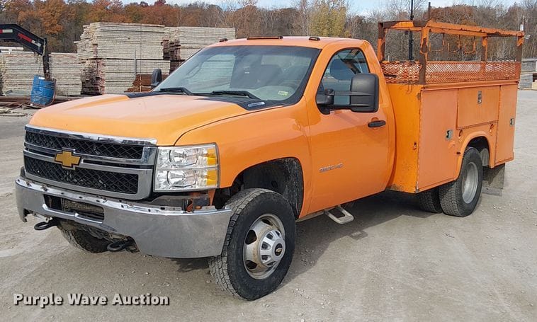 2013 Chevrolet 3500HD Equipment Image0