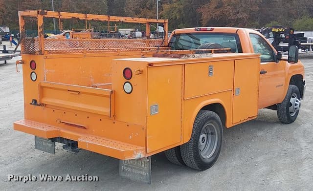 Image of Chevrolet 3500HD equipment image 4