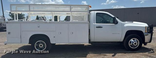 Image of Chevrolet 3500HD equipment image 3