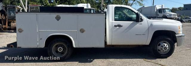 Image of Chevrolet 3500HD equipment image 3