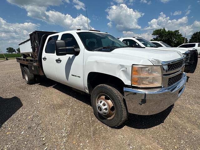 Image of Chevrolet 3500HD equipment image 2