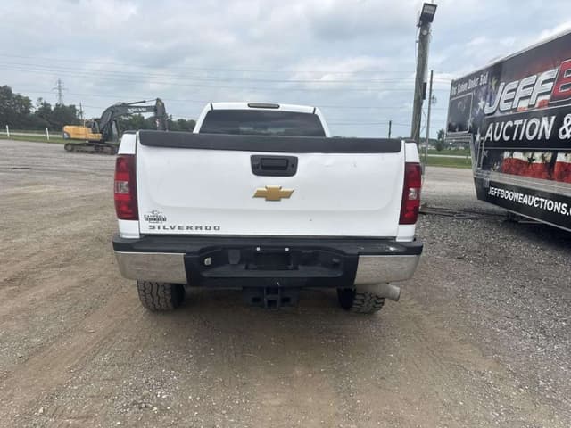 Image of Chevrolet 2500HD equipment image 3