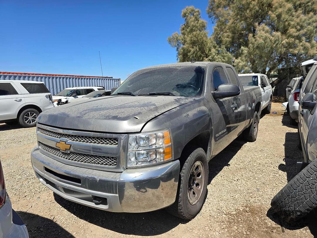 Image of Chevrolet Silverado Primary image