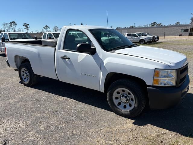 Image of Chevrolet Silverado equipment image 4