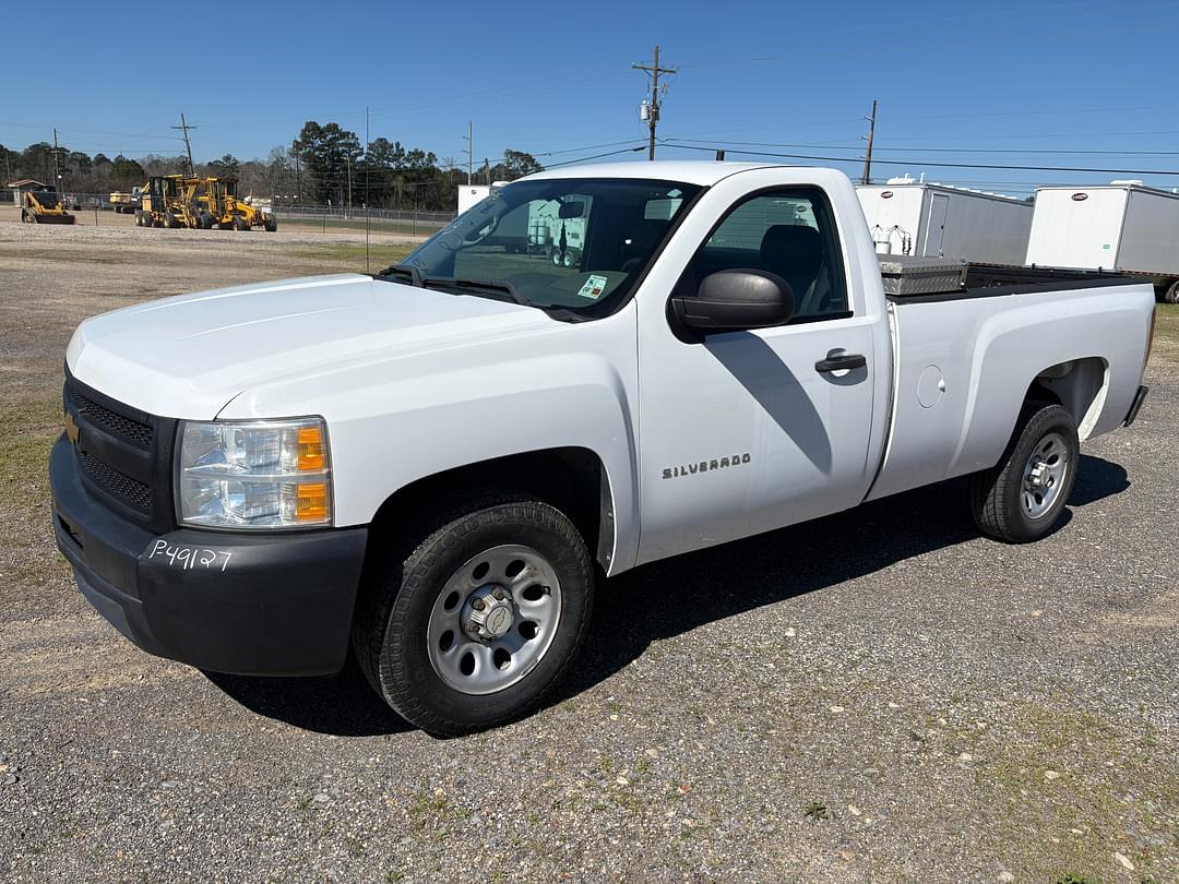 Image of Chevrolet Silverado Primary image