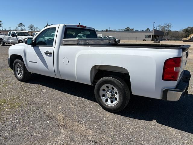 Image of Chevrolet Silverado equipment image 1