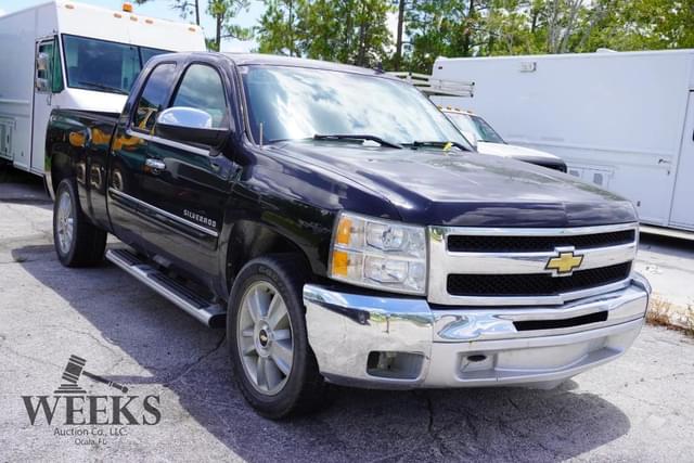 Image of Chevrolet Silverado equipment image 1