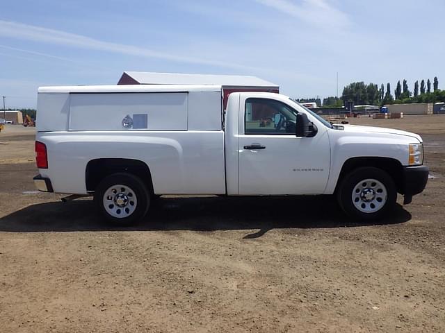 Image of Chevrolet Silverado equipment image 3
