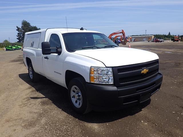 Image of Chevrolet Silverado equipment image 2