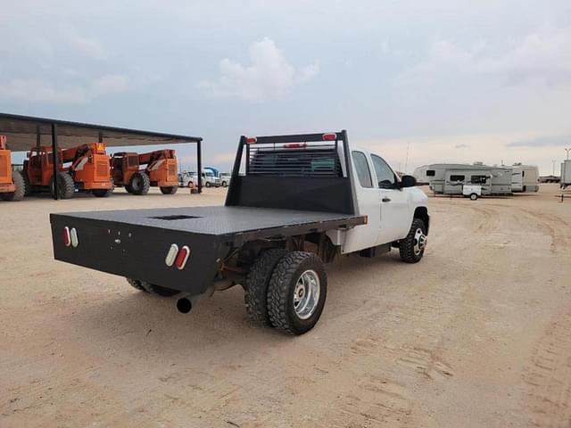 Image of Chevrolet Silverado equipment image 4