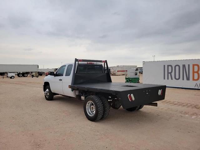 Image of Chevrolet Silverado equipment image 2