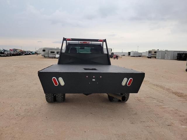 Image of Chevrolet Silverado equipment image 3