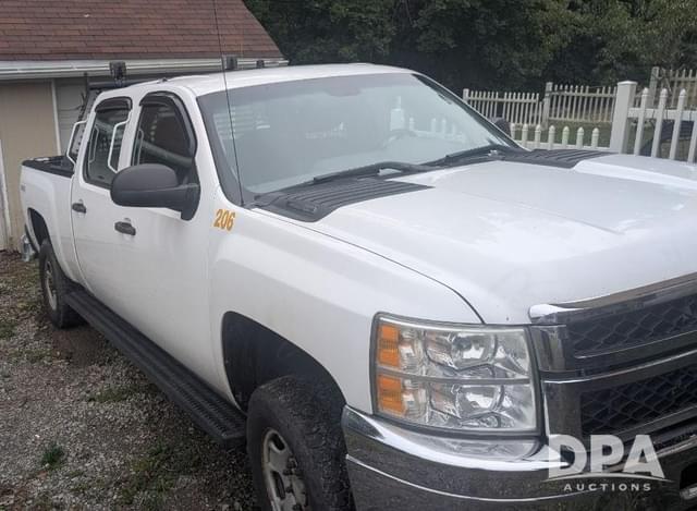 Image of Chevrolet 2500 equipment image 2