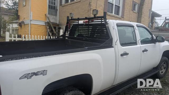 Image of Chevrolet 2500 equipment image 3