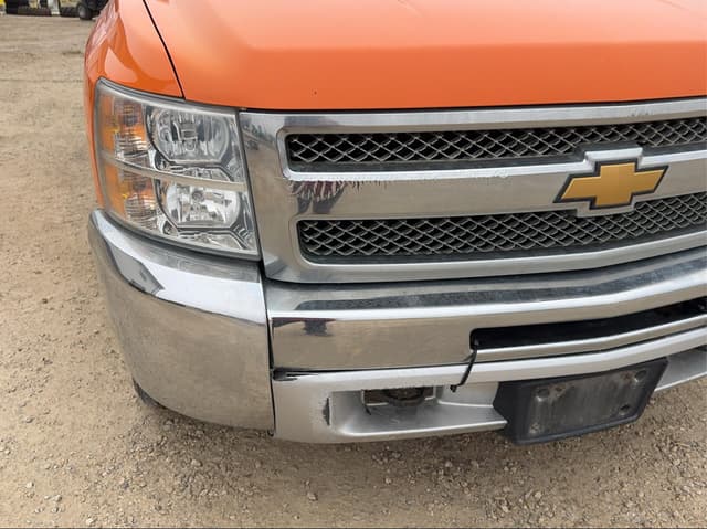 Image of Chevrolet Silverado equipment image 3