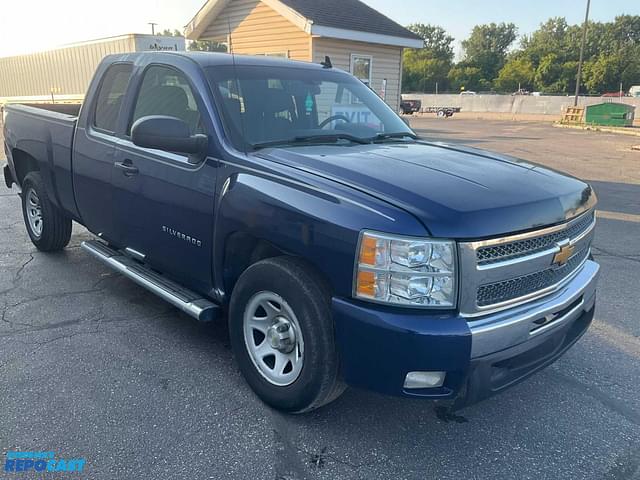 Image of Chevrolet Silverado equipment image 2