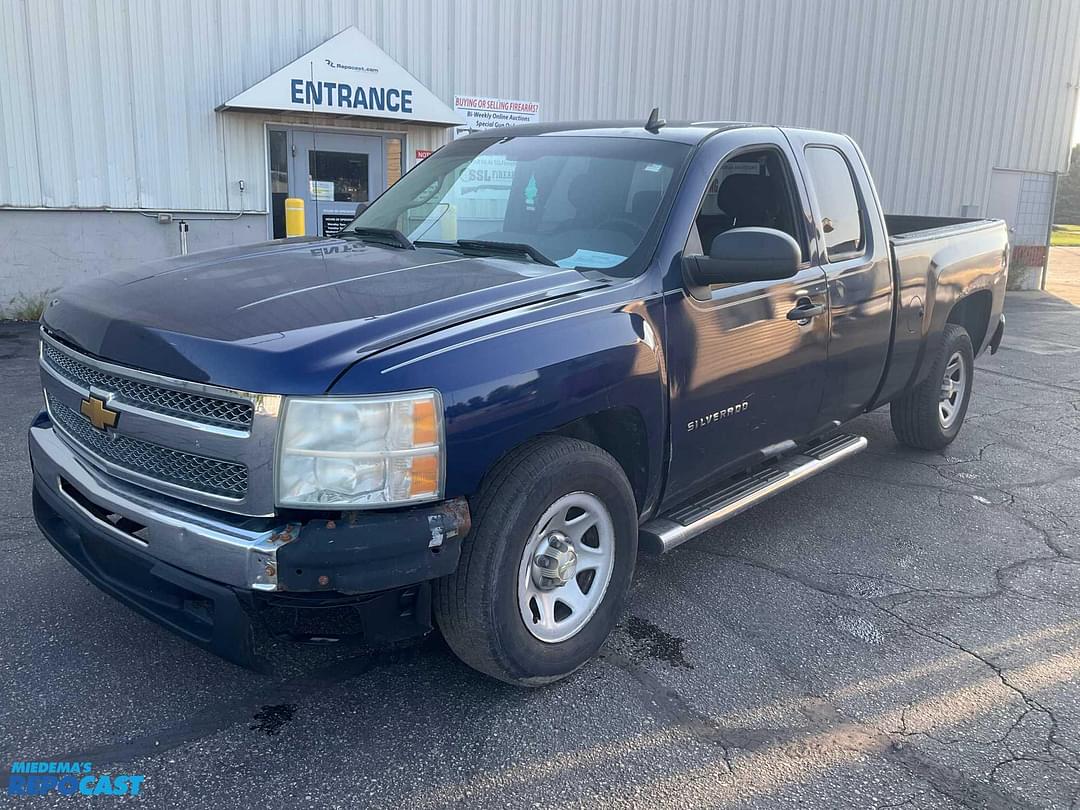 Image of Chevrolet Silverado Primary image