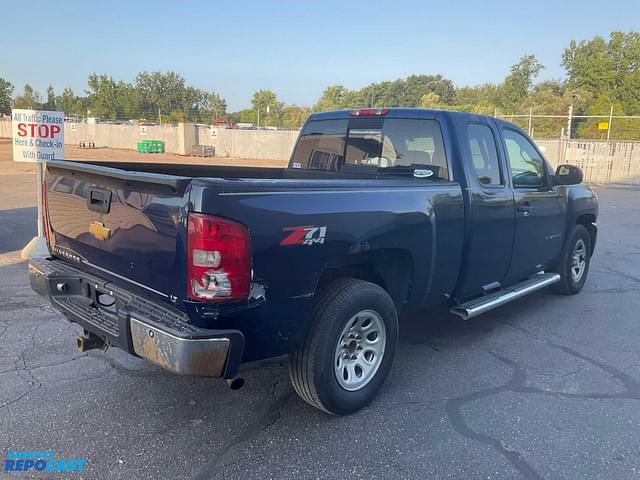 Image of Chevrolet Silverado equipment image 4