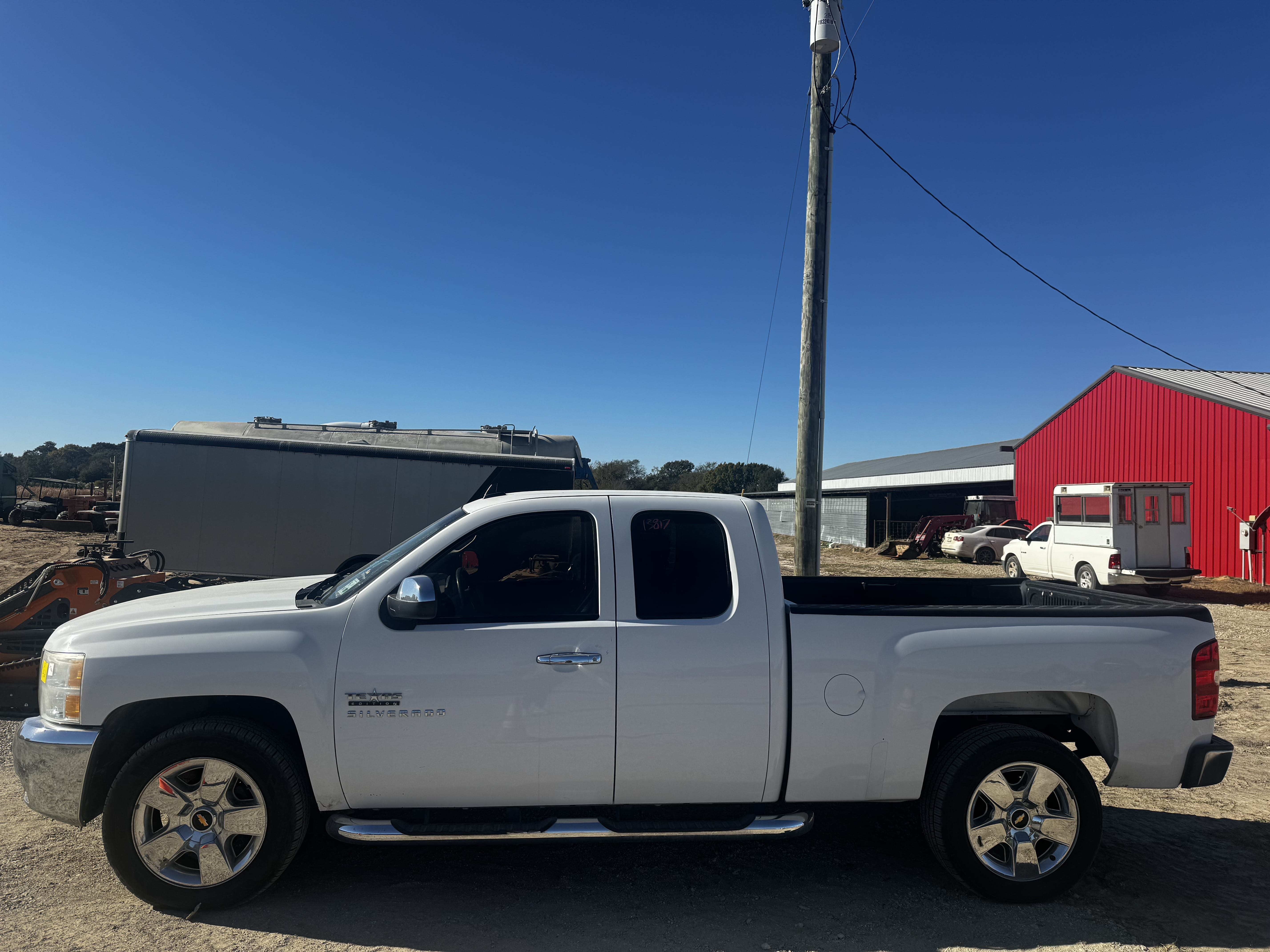 2016 Chevrolet Silverado Equipment Image0