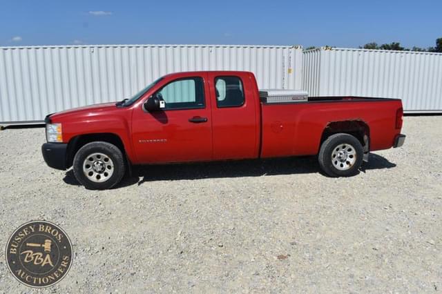 Image of Chevrolet Silverado equipment image 1
