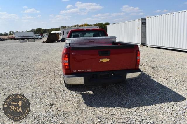 Image of Chevrolet Silverado equipment image 3
