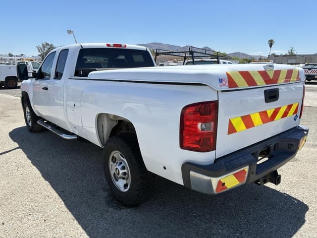 Image of Chevrolet Silverado equipment image 3