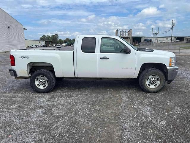 Image of Chevrolet Silverado equipment image 3