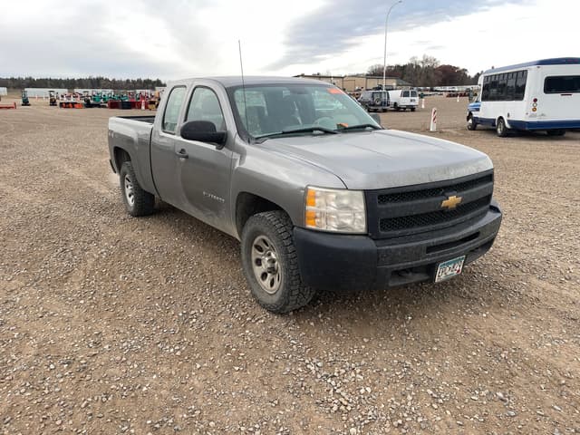 Image of Chevrolet Silverado equipment image 4