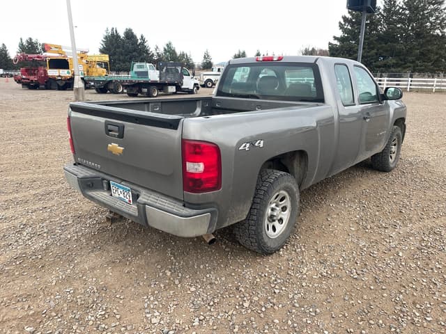 Image of Chevrolet Silverado equipment image 3