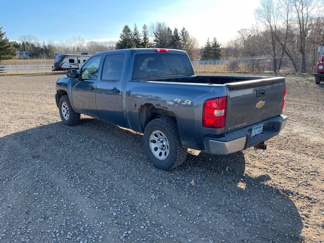 Image of Chevrolet Silverado equipment image 2