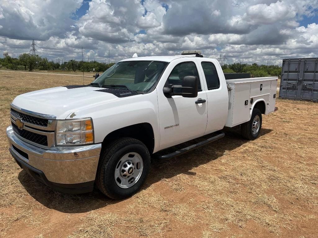 2013 Chevrolet Silverado Equipment Image0
