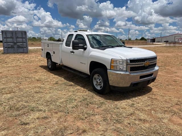 Image of Chevrolet Silverado equipment image 3
