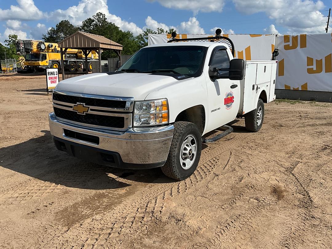 Image of Chevrolet Silverado Primary image