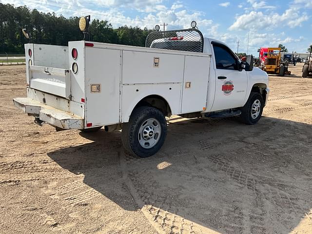 Image of Chevrolet Silverado equipment image 4