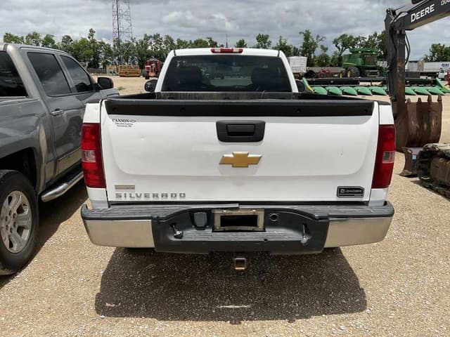 Image of Chevrolet Silverado equipment image 4