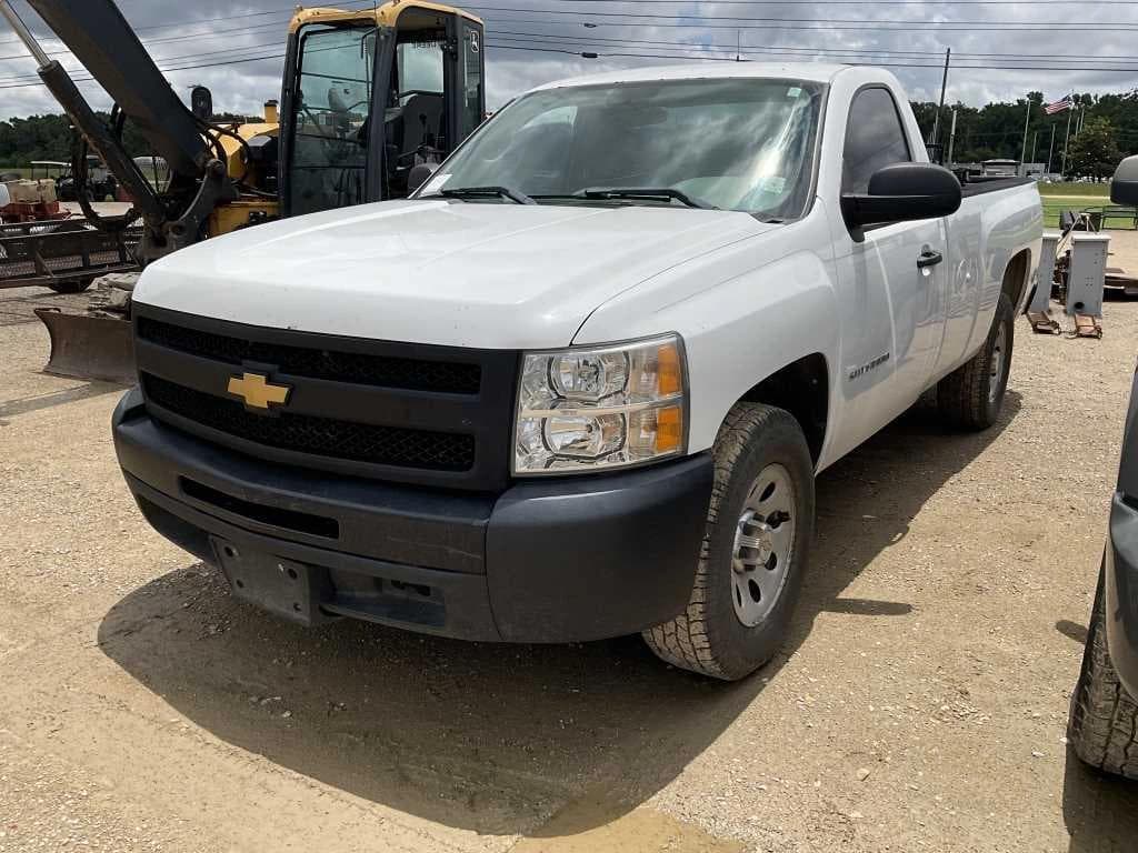Image of Chevrolet Silverado Primary image