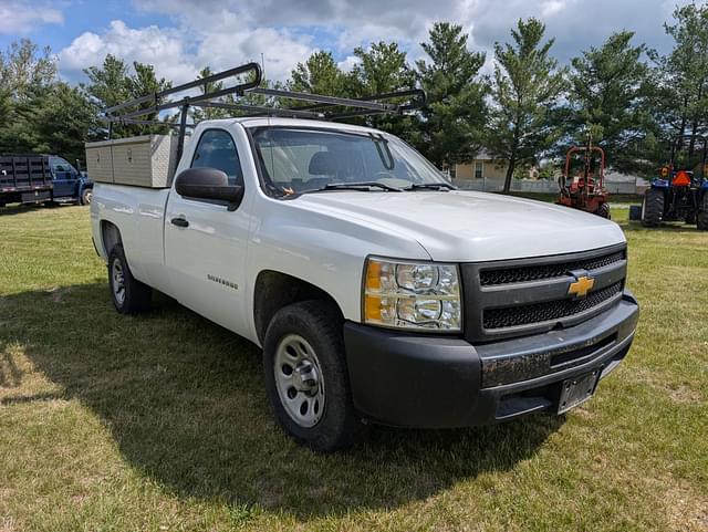 Image of Chevrolet Silverado equipment image 2