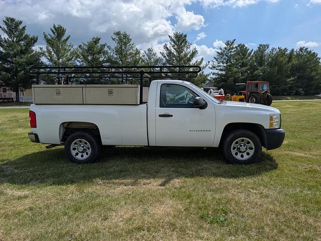 Image of Chevrolet Silverado equipment image 3