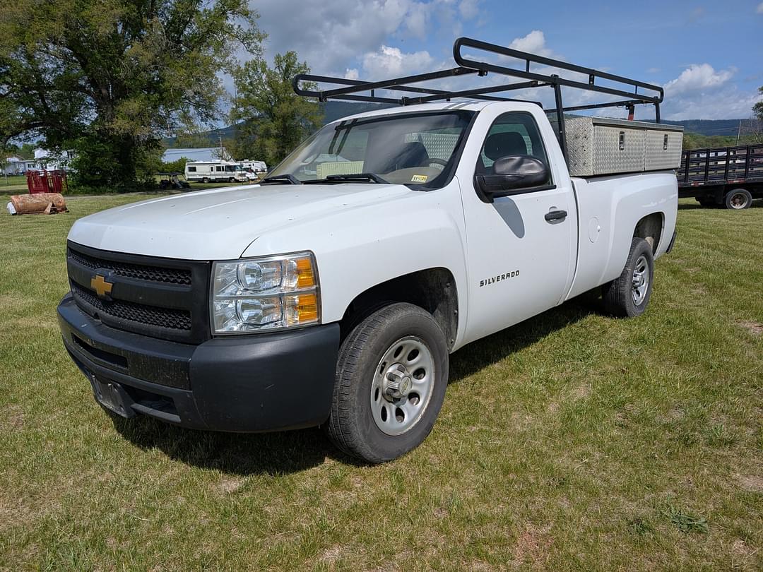 Image of Chevrolet Silverado Primary image