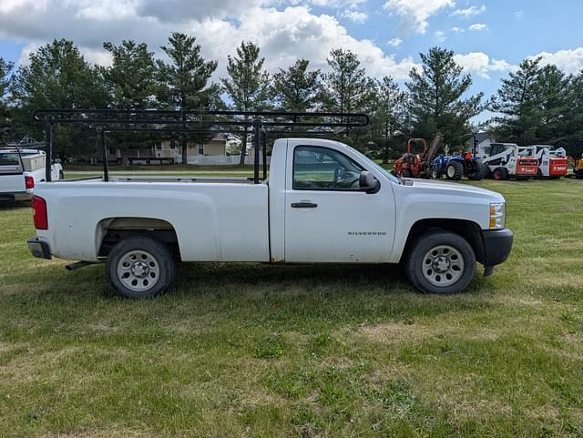 Image of Chevrolet Silverado equipment image 3