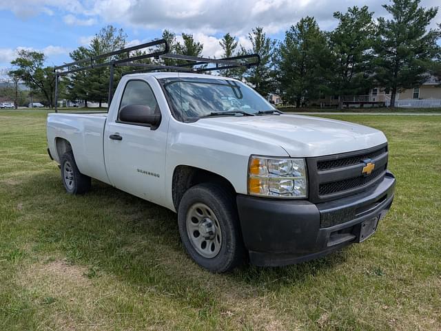 Image of Chevrolet Silverado equipment image 2