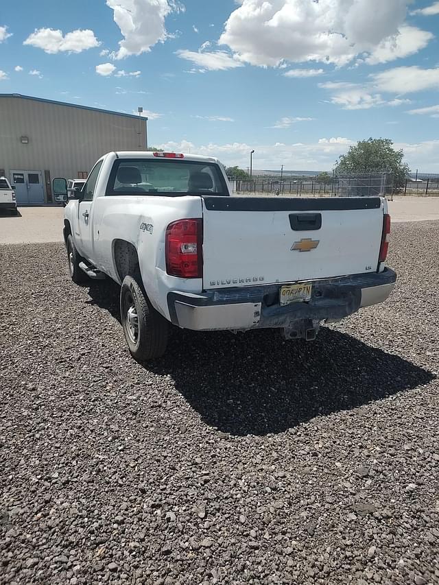 Image of Chevrolet 2500 equipment image 1