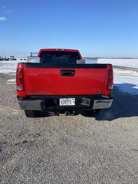 Image of Chevrolet 2500 equipment image 2