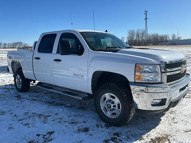 Image of Chevrolet 2500HD equipment image 2