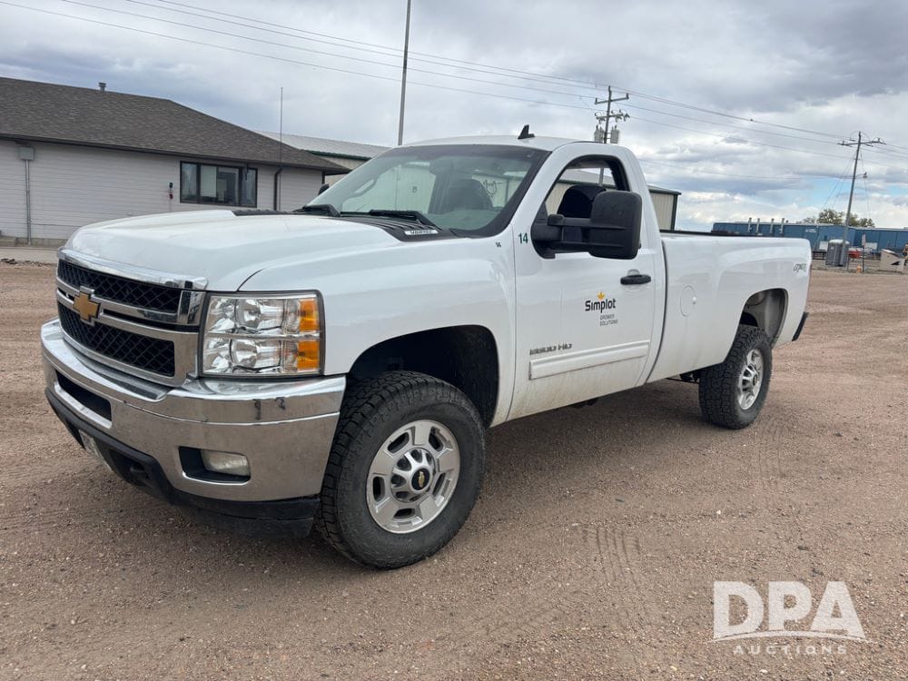 2013 Chevrolet 2500HD Equipment Image0