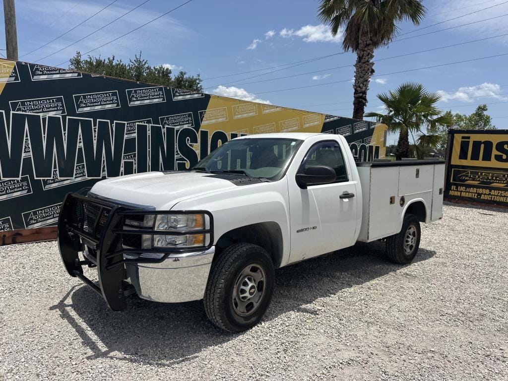 2013 Chevrolet 2500HD Equipment Image0