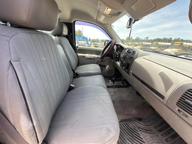 Image of Chevrolet 2500HD equipment image 4