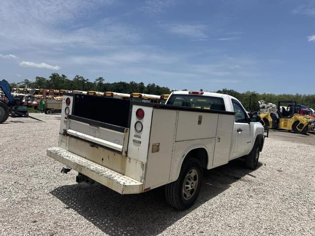 Image of Chevrolet 2500HD equipment image 2