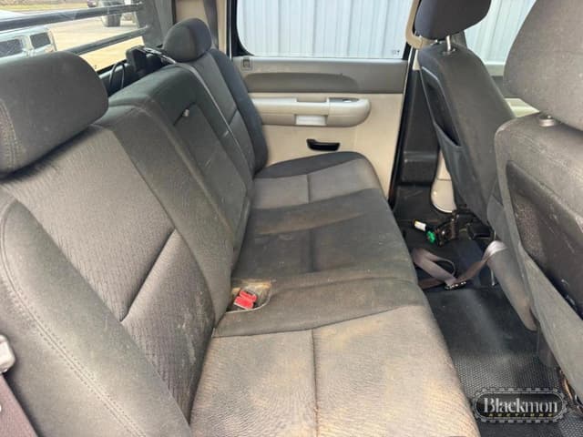 Image of Chevrolet 3500HD equipment image 4