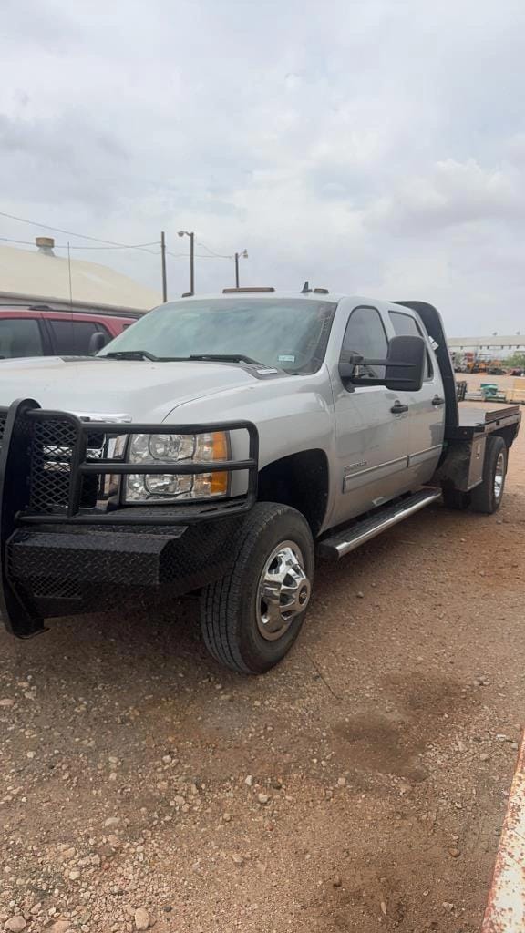 2013 Chevrolet 3500 Equipment Image0